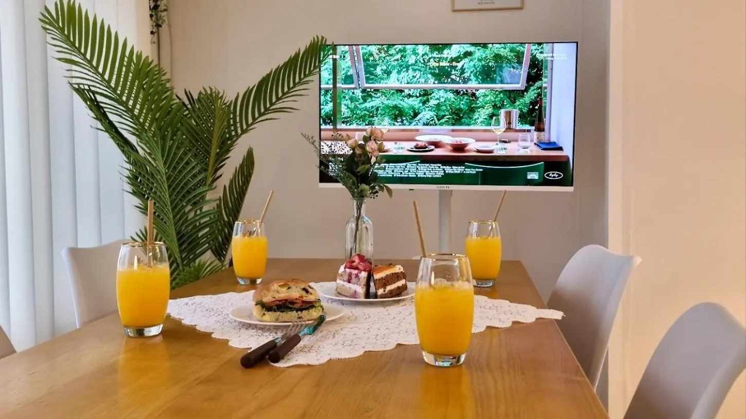 July & August, Hongdae, 3Min To Hapjeong Stn, 7 Guests Hotel Seoul Guest house