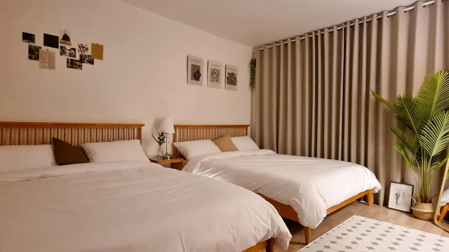 July & August, Hongdae, 3Min To Hapjeong Stn, 7 Guests Hotel Seoul
