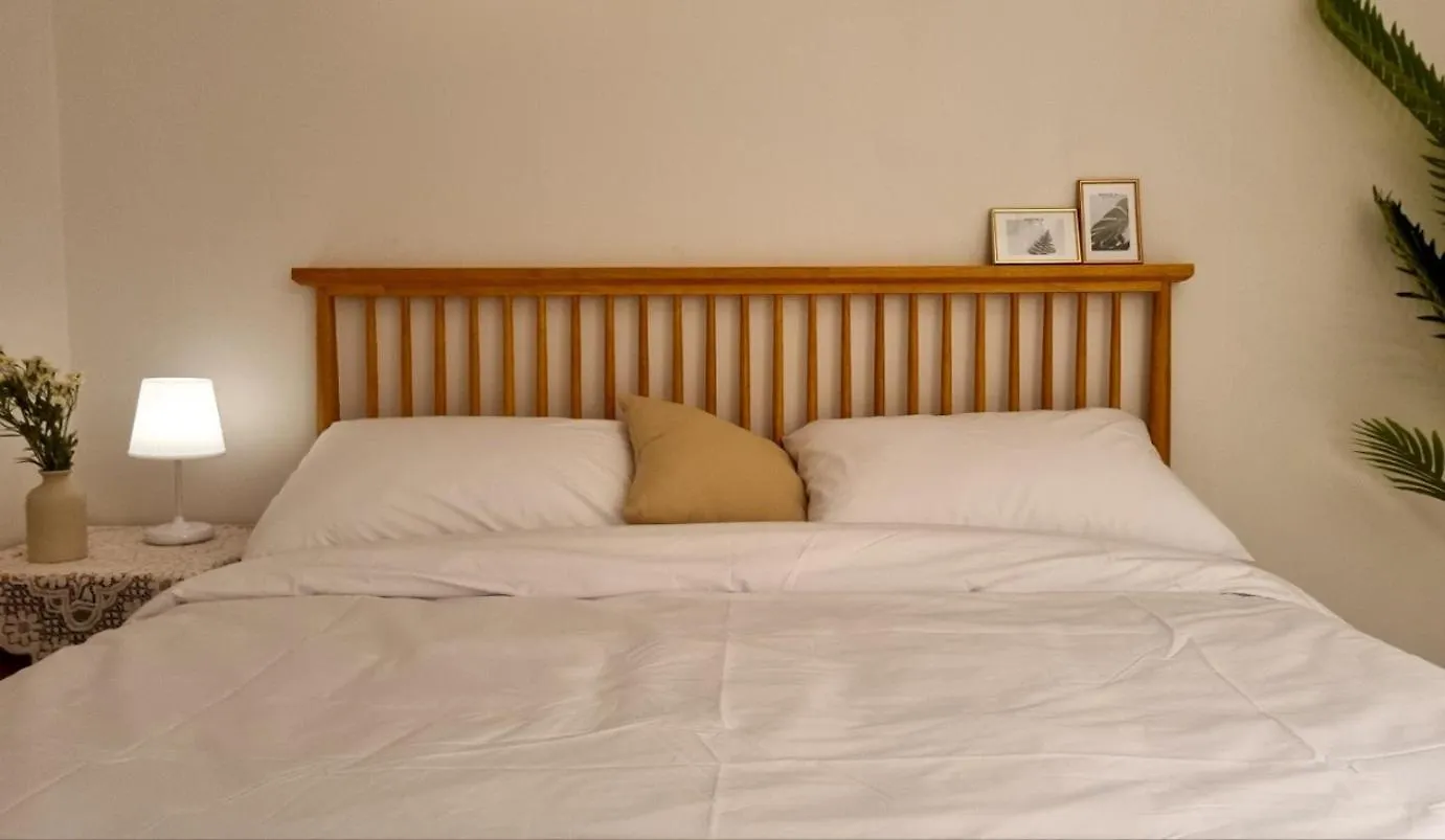 July & August, Hongdae, 3Min To Hapjeong Stn, 7 Guests Hotel Seoul