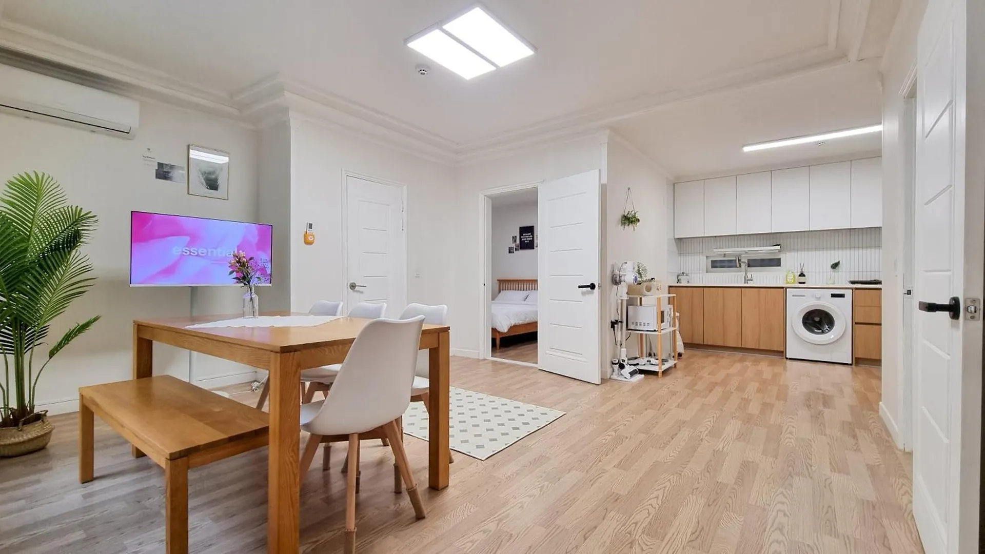 July & August, Hongdae, 3Min To Hapjeong Stn, 7 Guests Hotel Seoul Guest house