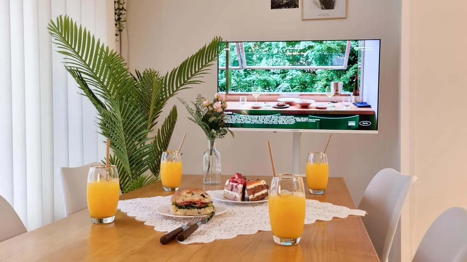 Guest house July & August, Hongdae, 3Min To Hapjeong Stn, 7 Guests Hotel Seoul