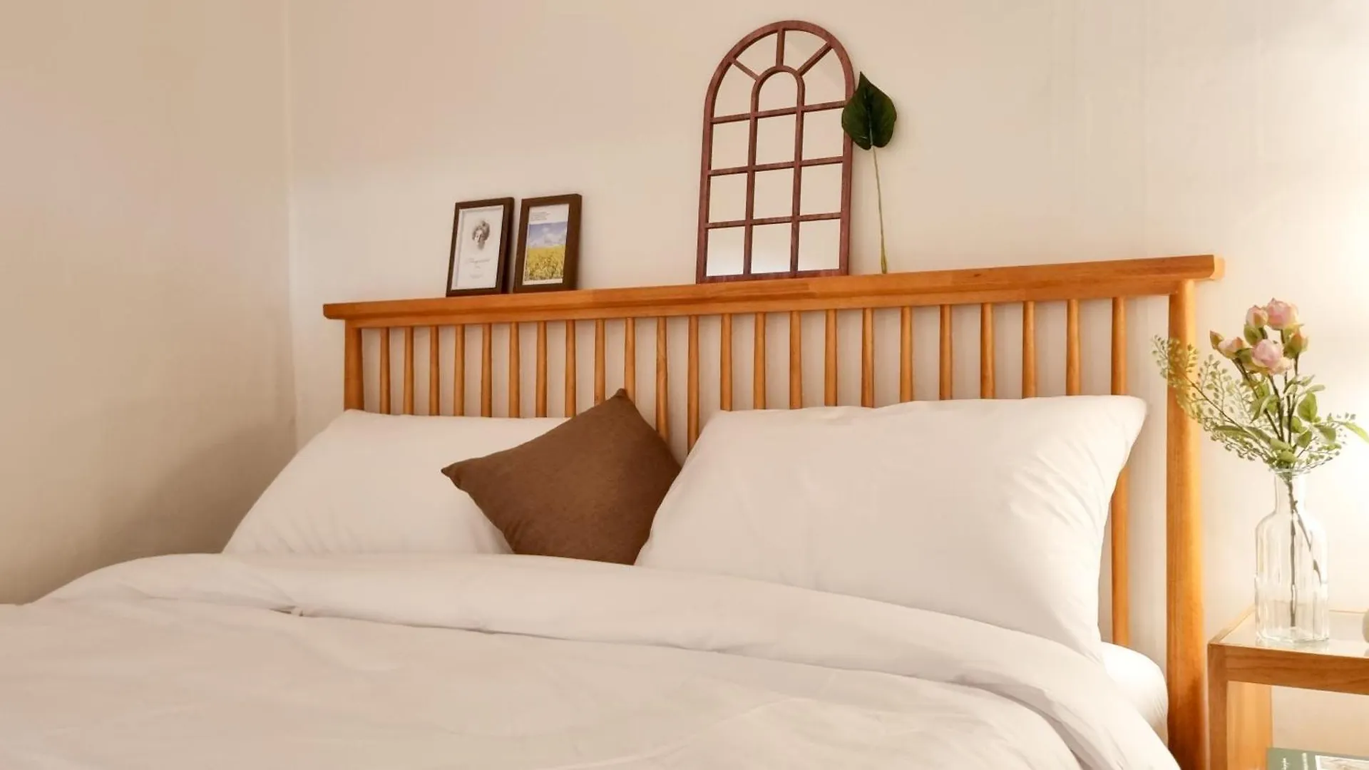 July & August, Hongdae, 3Min To Hapjeong Stn, 7 Guests Hotel Seoul South Korea