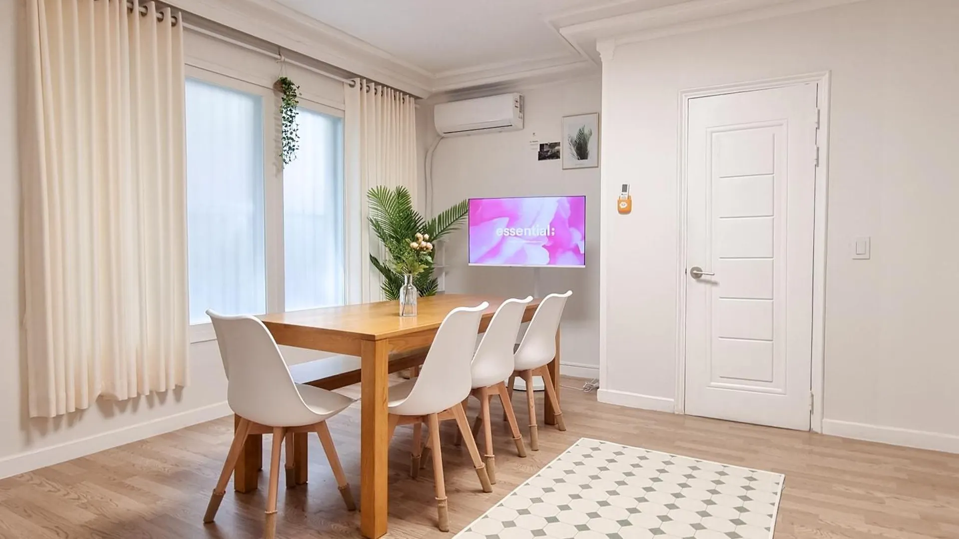 July & August, Hongdae, 3Min To Hapjeong Stn, 7 Guests Hotel Seoul 0*,