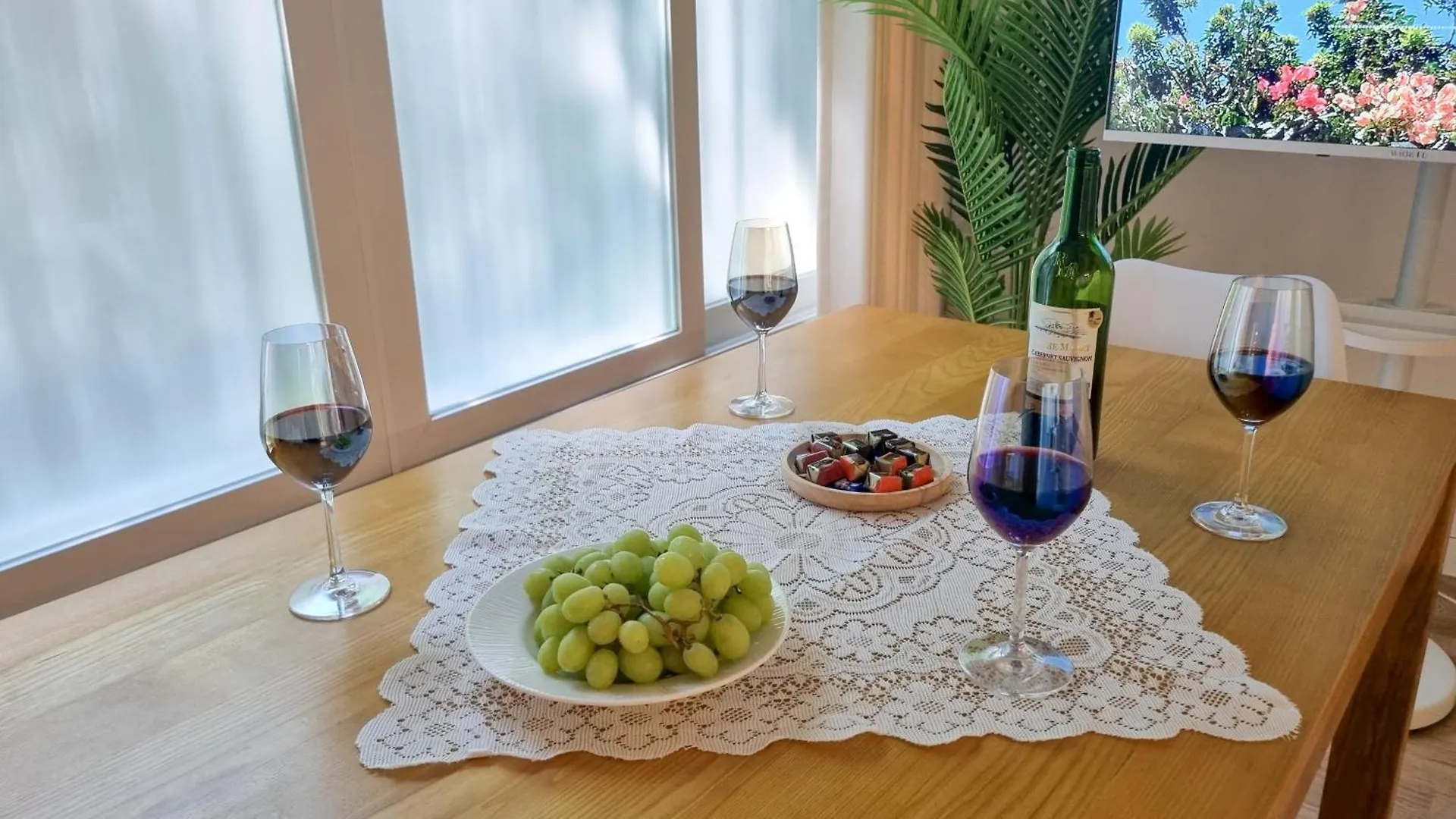 ホテル July & August, Hongdae, 3Min To Hapjeong Stn, 7 Guests ソウル特別市 0*,  韓国