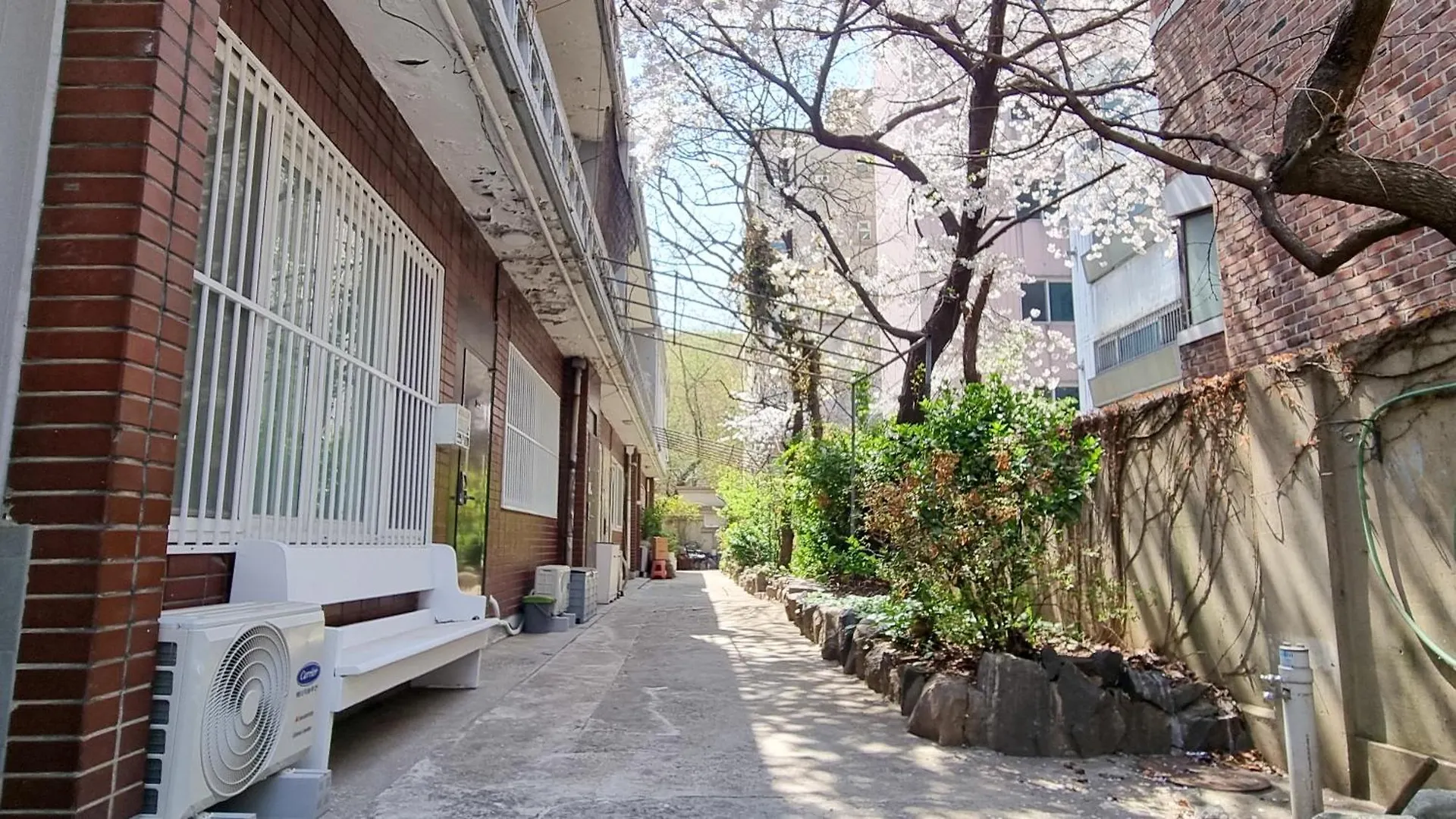 July & August, Hongdae, 3Min To Hapjeong Stn, 7 Guests Hotel Seoul Guest house