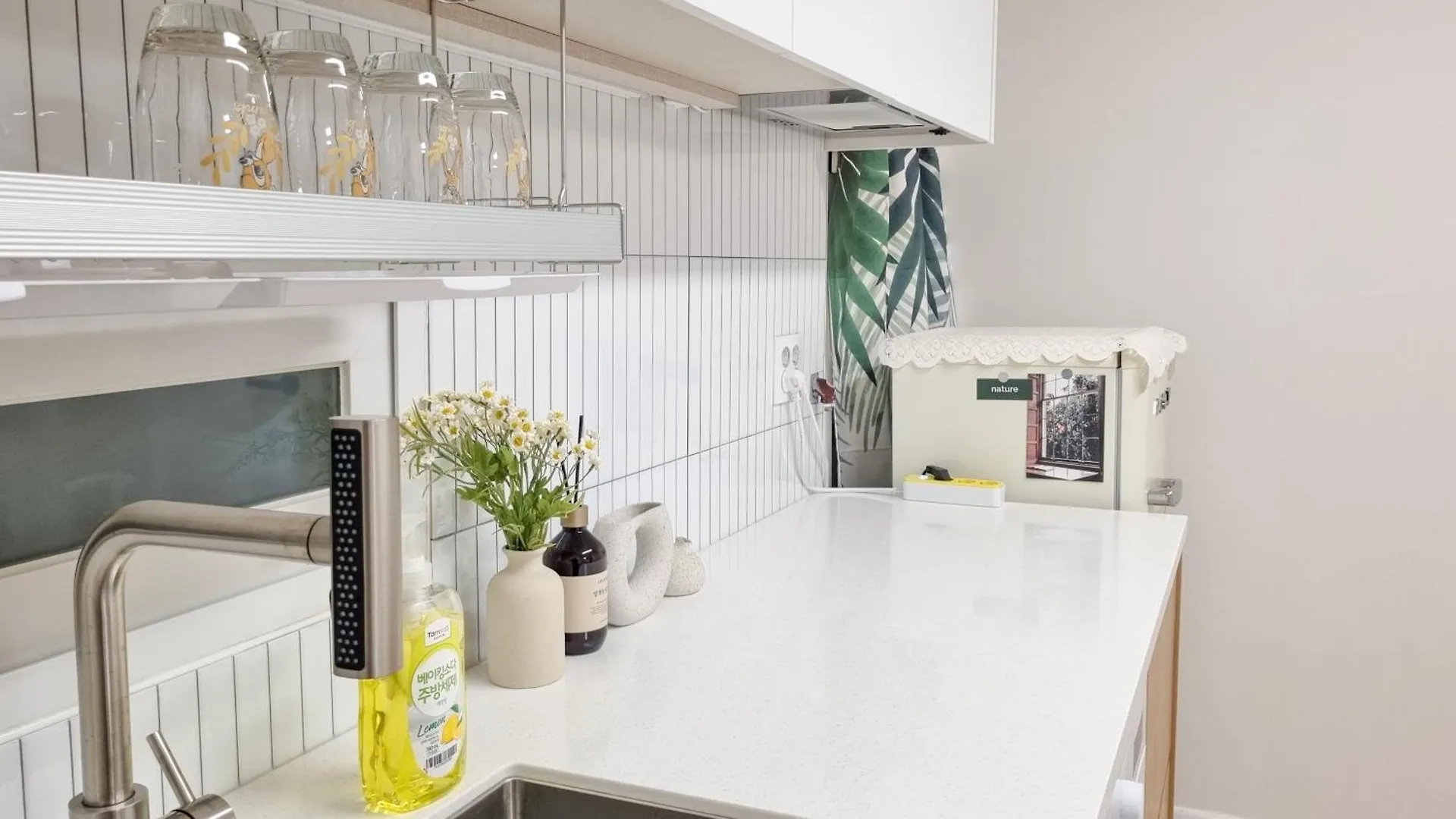 July & August, Hongdae, 3Min To Hapjeong Stn, 7 Guests Hotel Seoul South Korea